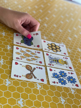 Load image into Gallery viewer, Queen Bee Card Game